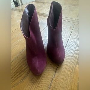 Vince Camuto Burgundy Ankle Boots